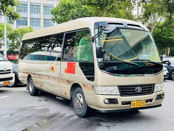 豐田柯斯達15座